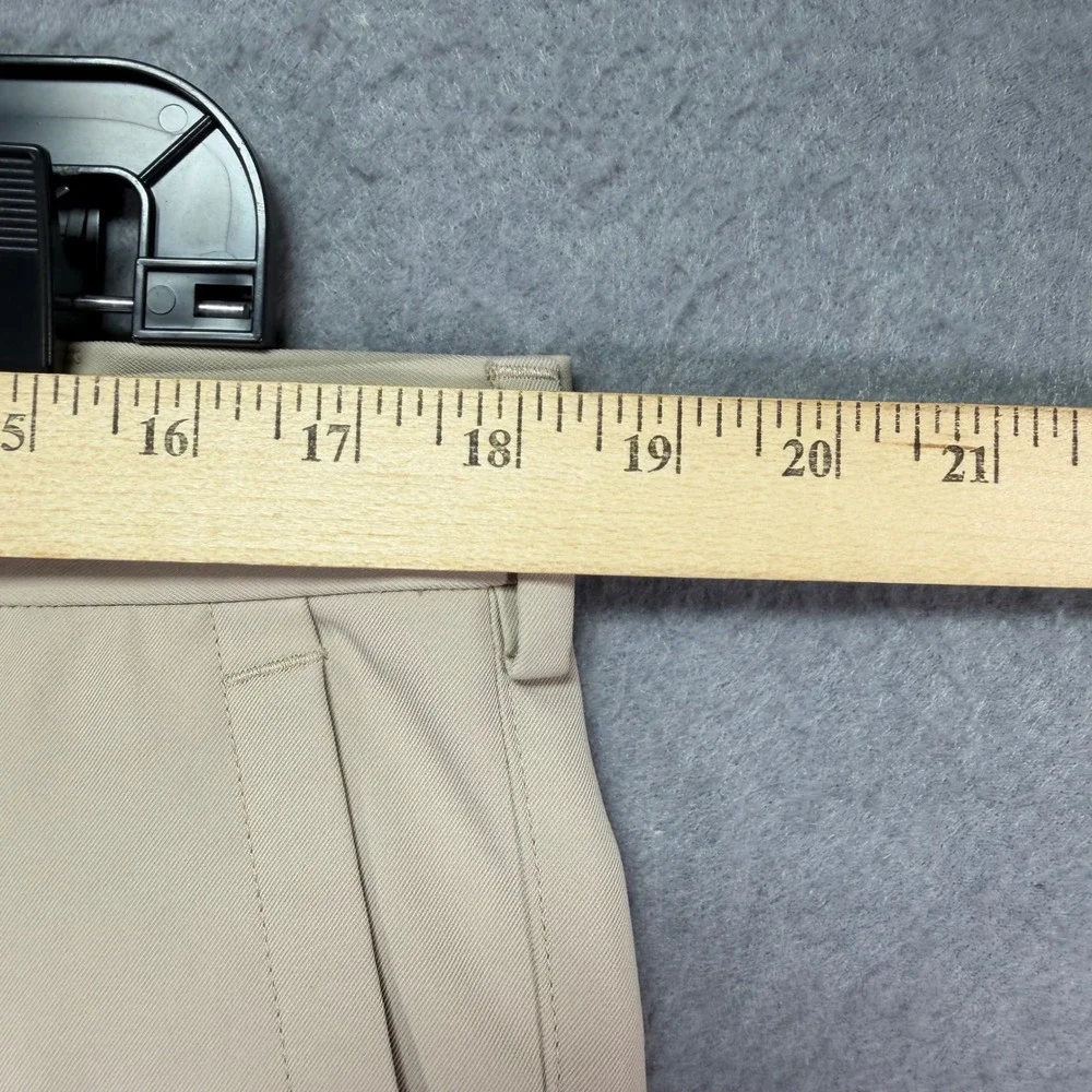Peter Millar Wicking Performance Golf Shorts Mens 36 Khaki Tan Stretch 9 Inseam